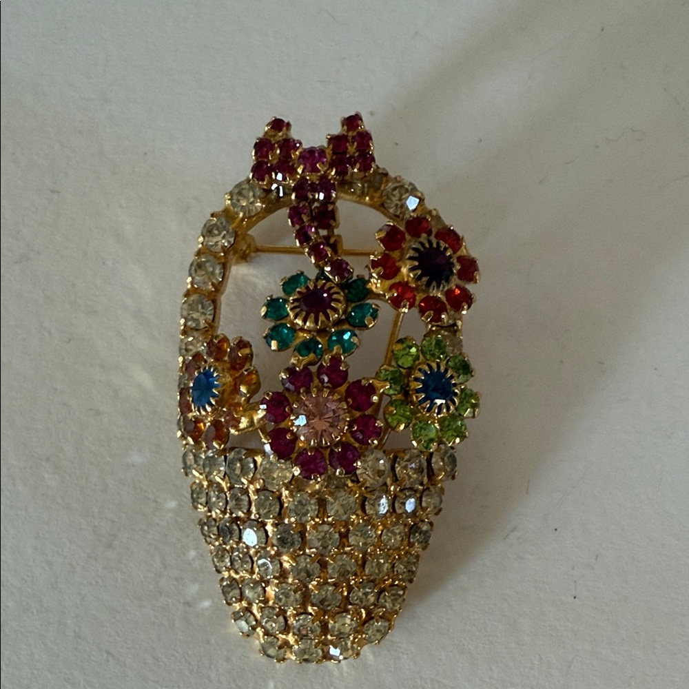 Bauer Vintage Basket Flower Brooch